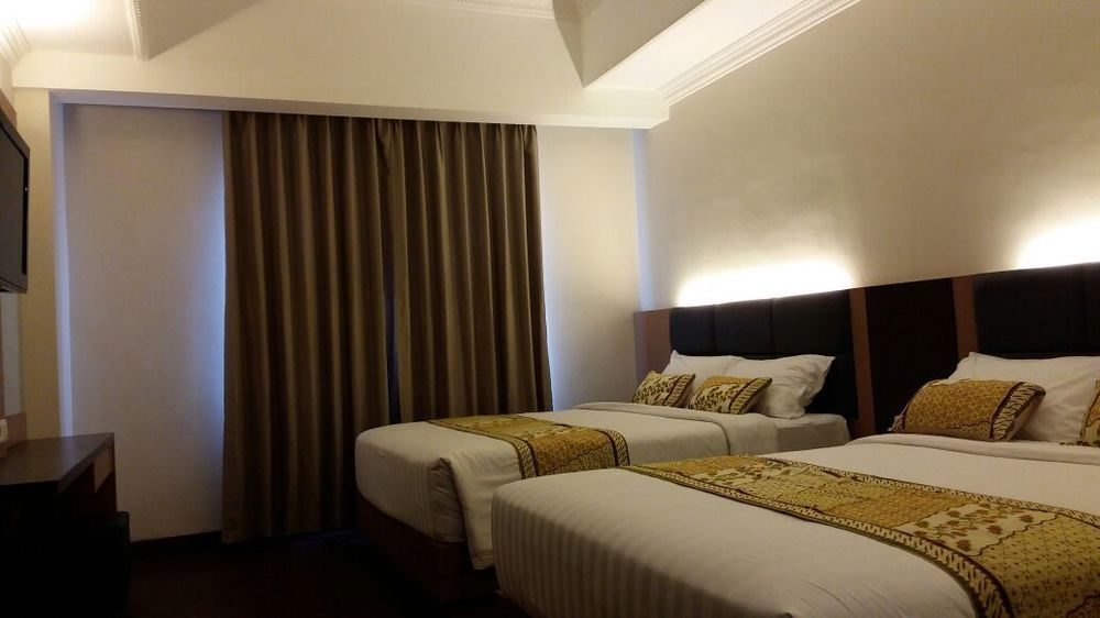 D'Senopati Malioboro Grand Hotel Yogyakarta Exterior photo