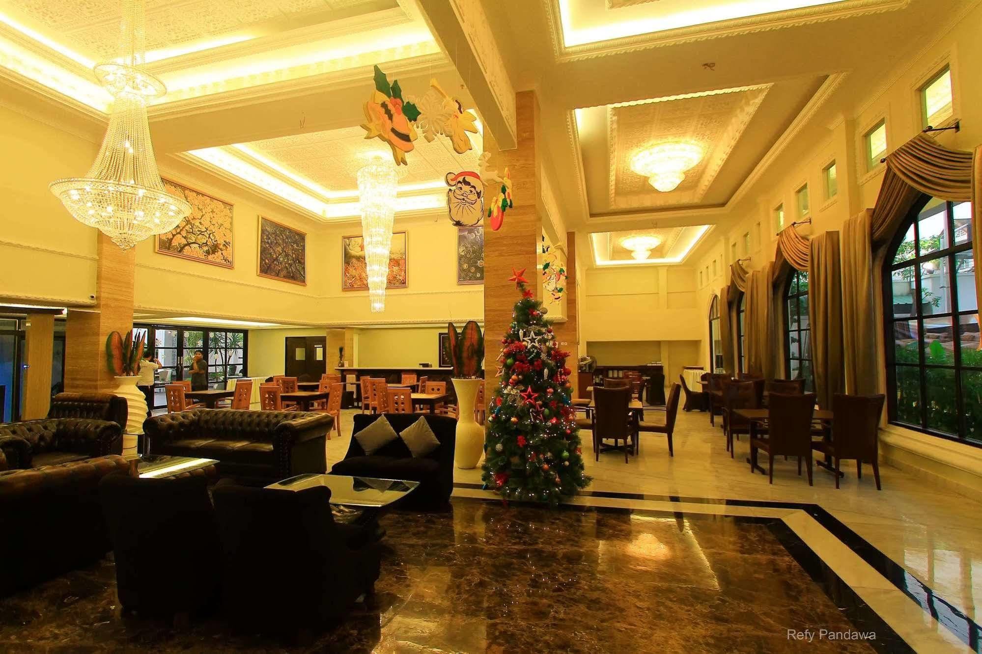 D'Senopati Malioboro Grand Hotel Yogyakarta Exterior photo