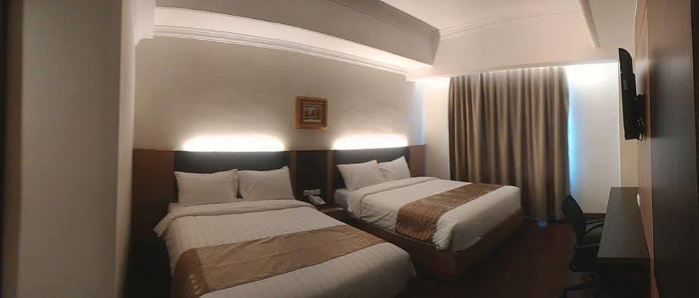 D'Senopati Malioboro Grand Hotel Yogyakarta Exterior photo